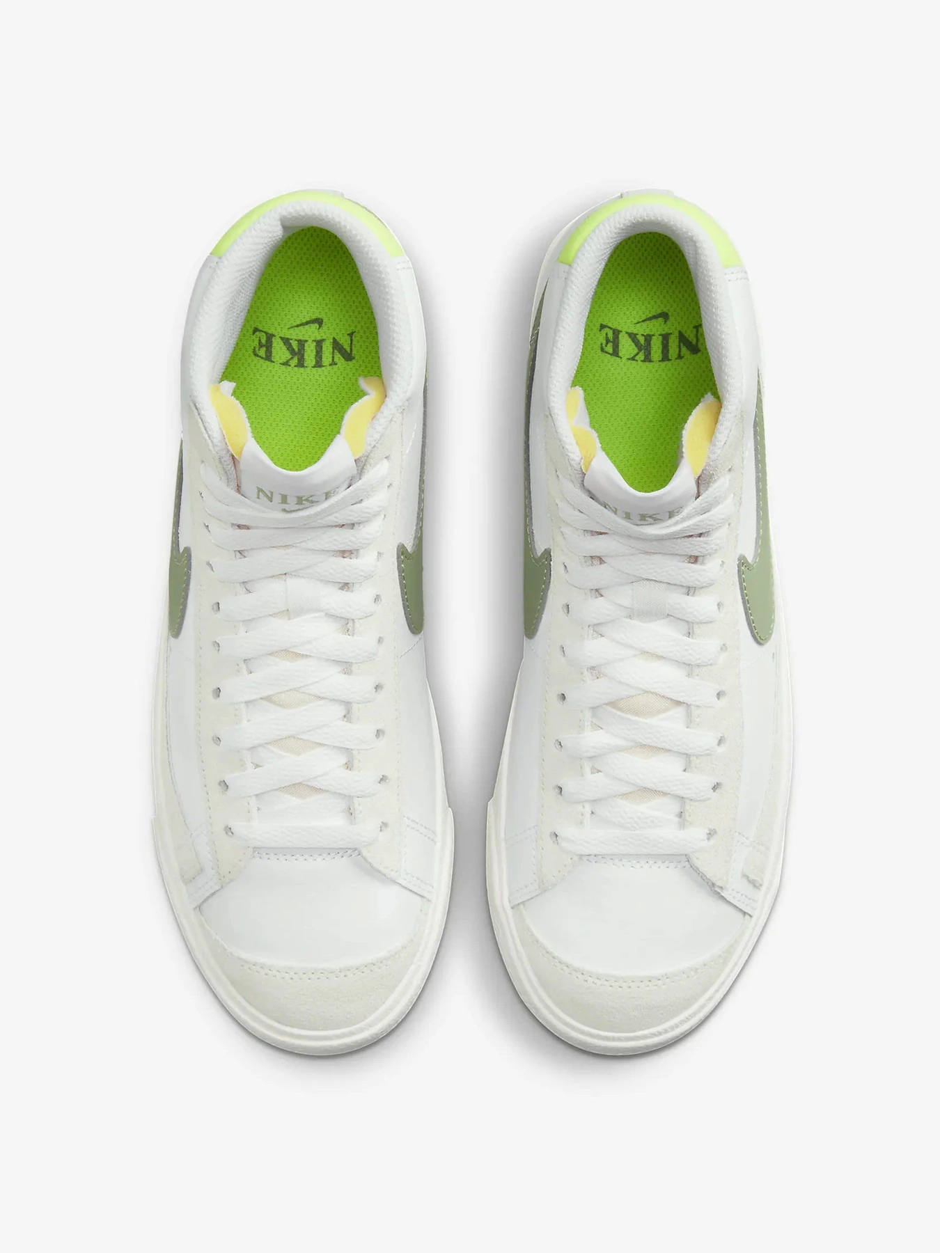 Кеды NIKE Blazer Mid '77 модель FJ4740-100 Кеды NIKE Blazer Mid '77 модель FJ4740-100 Фото