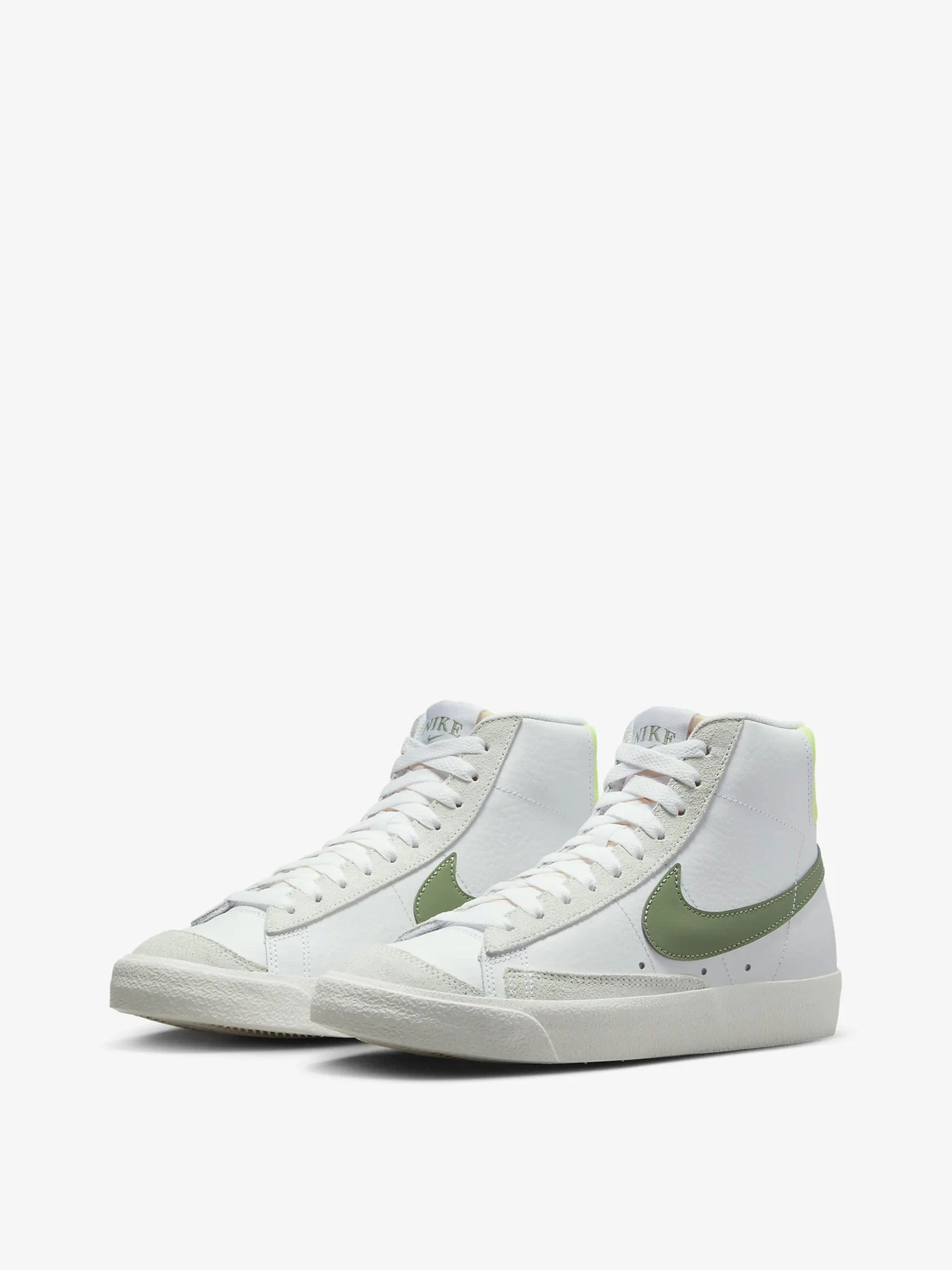 Кеды NIKE Blazer Mid '77 модель FJ4740-100 Кеды NIKE Blazer Mid '77 модель FJ4740-100 Фото