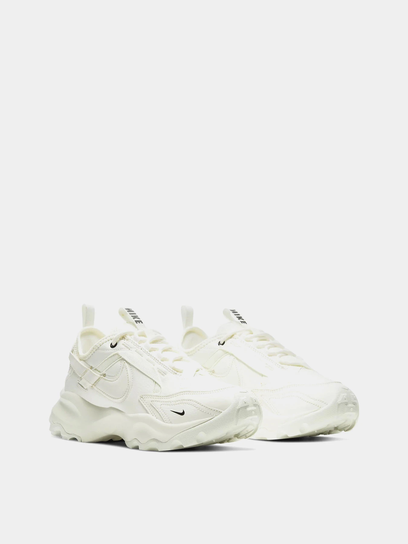 Кроссовки NIKE TC 7900 модель DD9682-100 Кроссовки NIKE TC 7900 модель DD9682-100 Фото