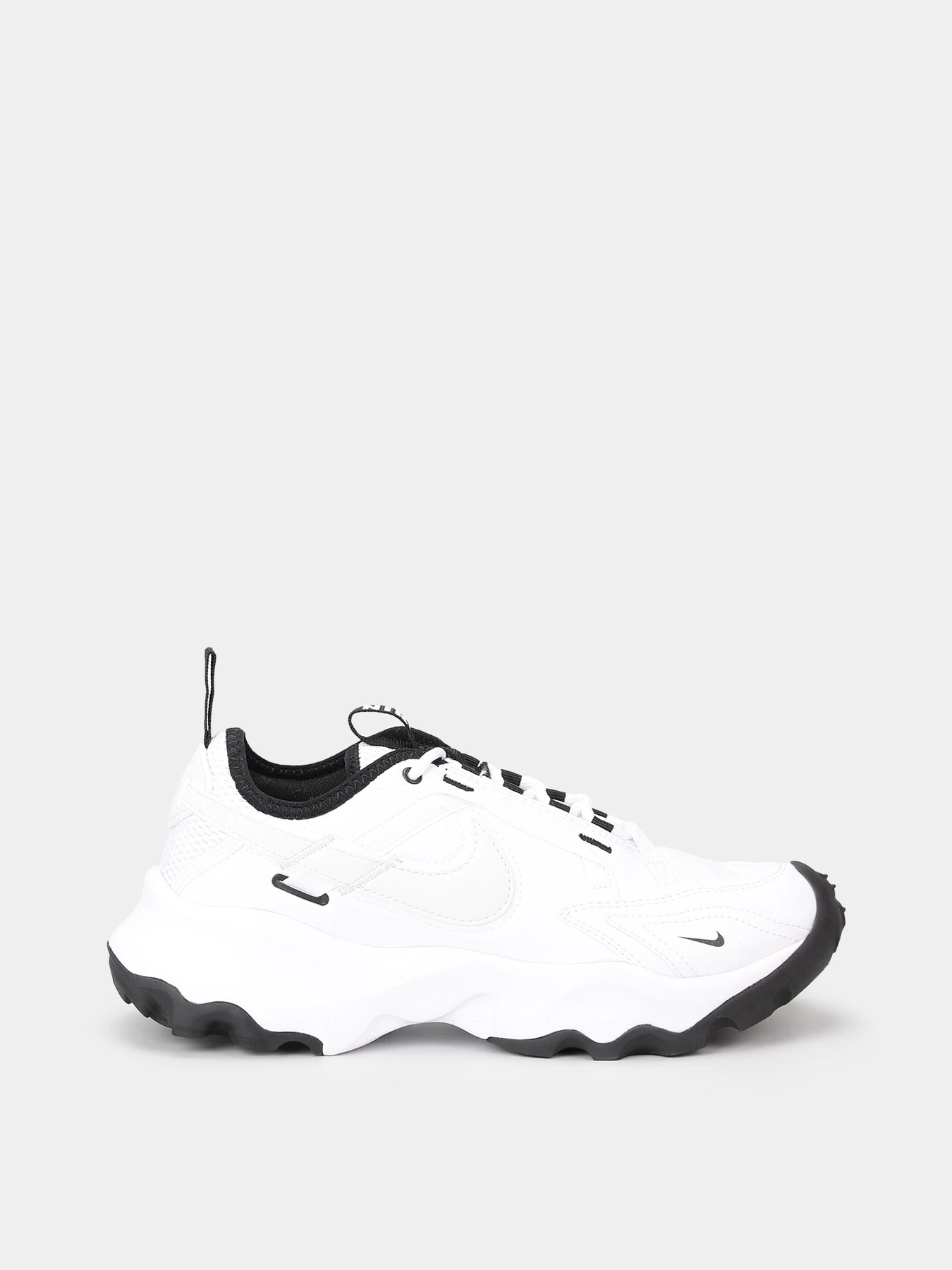 Кроссовки NIKE TC 7900 модель DR7851-100 Кроссовки NIKE TC 7900 модель DR7851-100 Фото
