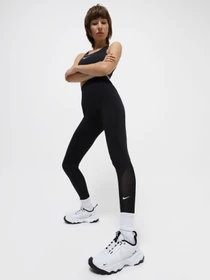 Кроссовки NIKE TC 7900 модель DR7851-100 Фото