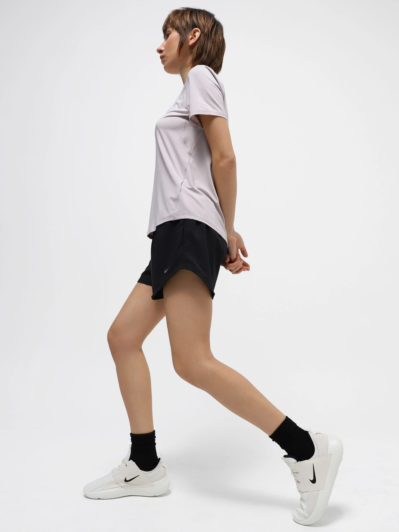 Кроссовки NIKE E-SERIES AD модель DV8405-100 Кроссовки NIKE E-SERIES AD модель DV8405-100 Фото