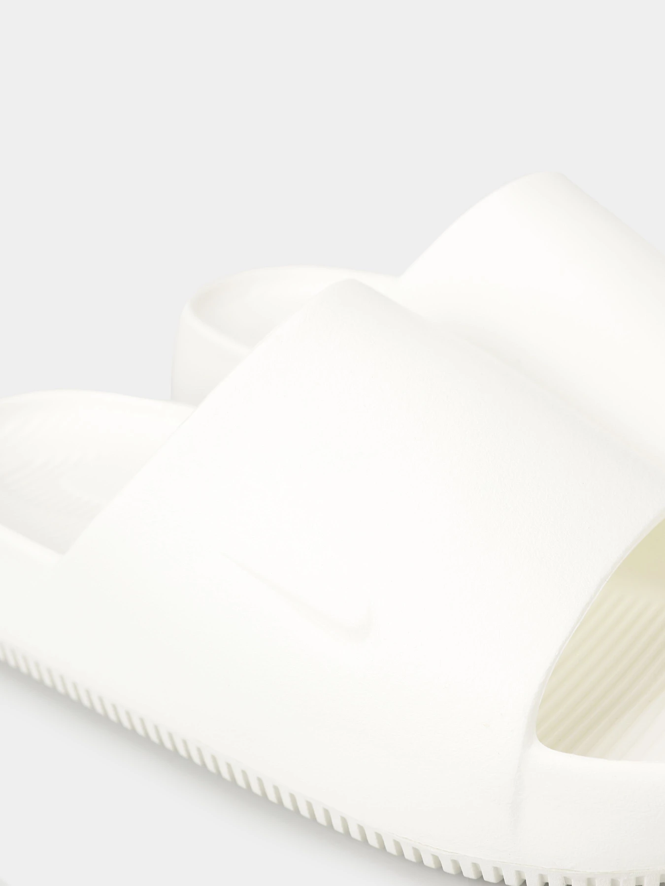 Шлёпанцы NIKE CALM модель DX4816-100 Шлёпанцы NIKE CALM модель DX4816-100 Фото
