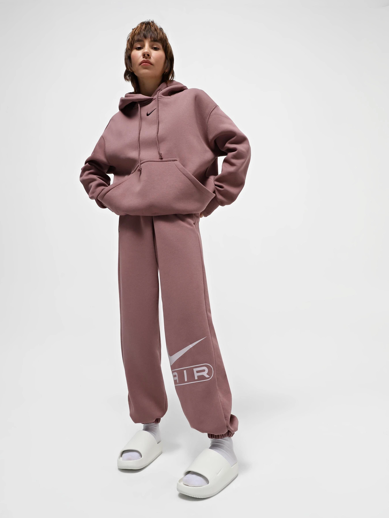 Шлёпанцы NIKE CALM модель DX4816-100 Шлёпанцы NIKE CALM модель DX4816-100 Фото