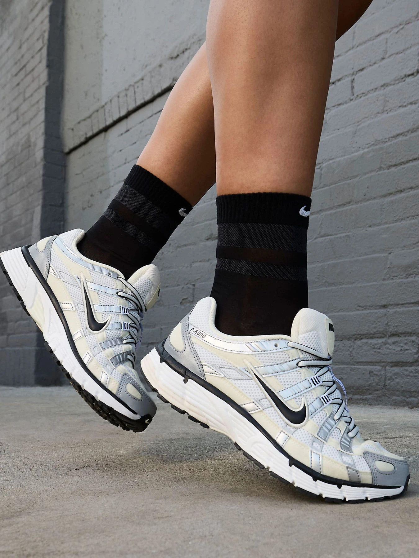 Кросівки NIKE P-6000 модель FV6603-100 Кросівки NIKE P-6000 модель FV6603-100 Фото