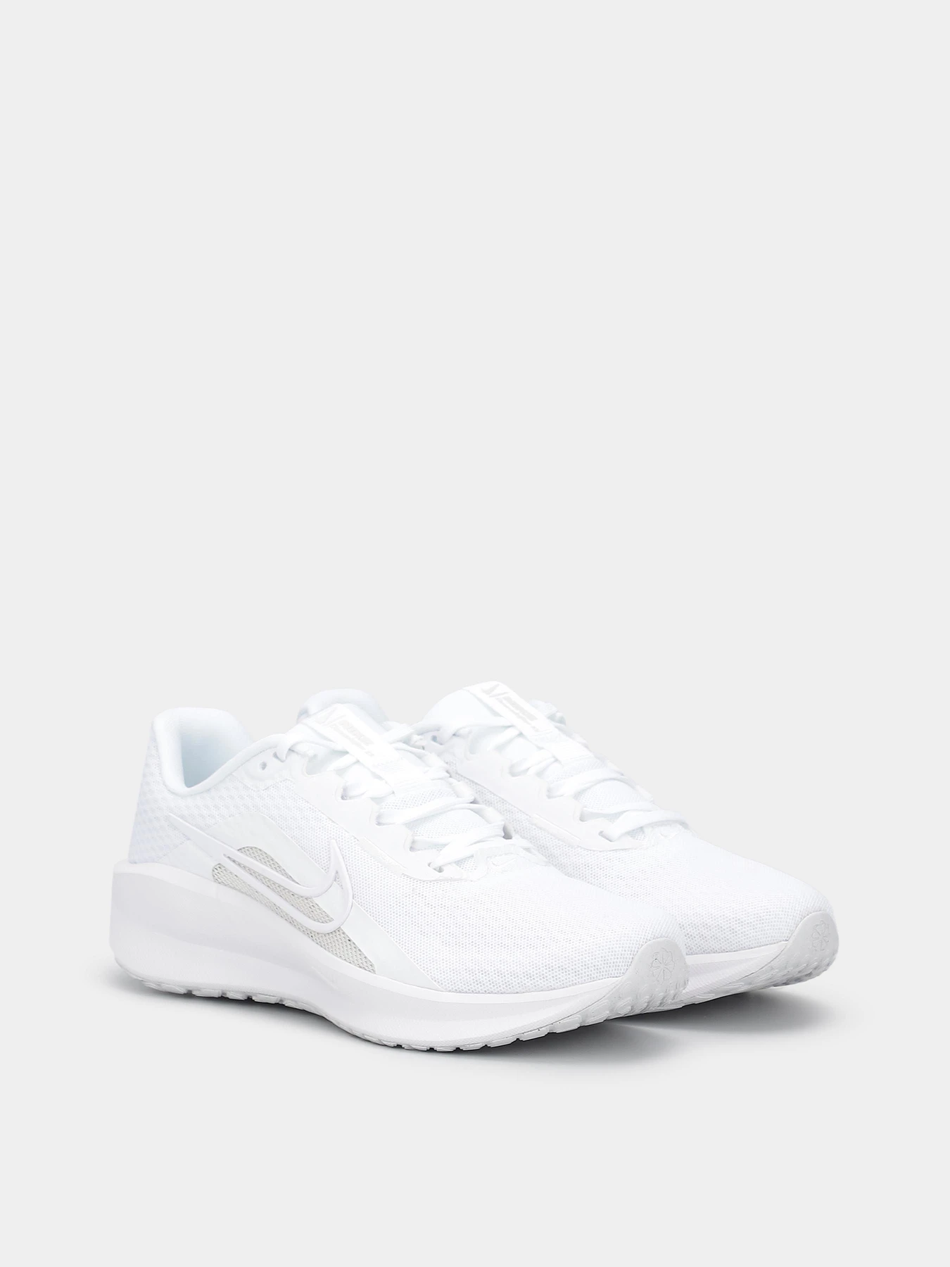 Кроссовки NIKE DOWNSHIFTER 13 модель FD6476-101 Фото