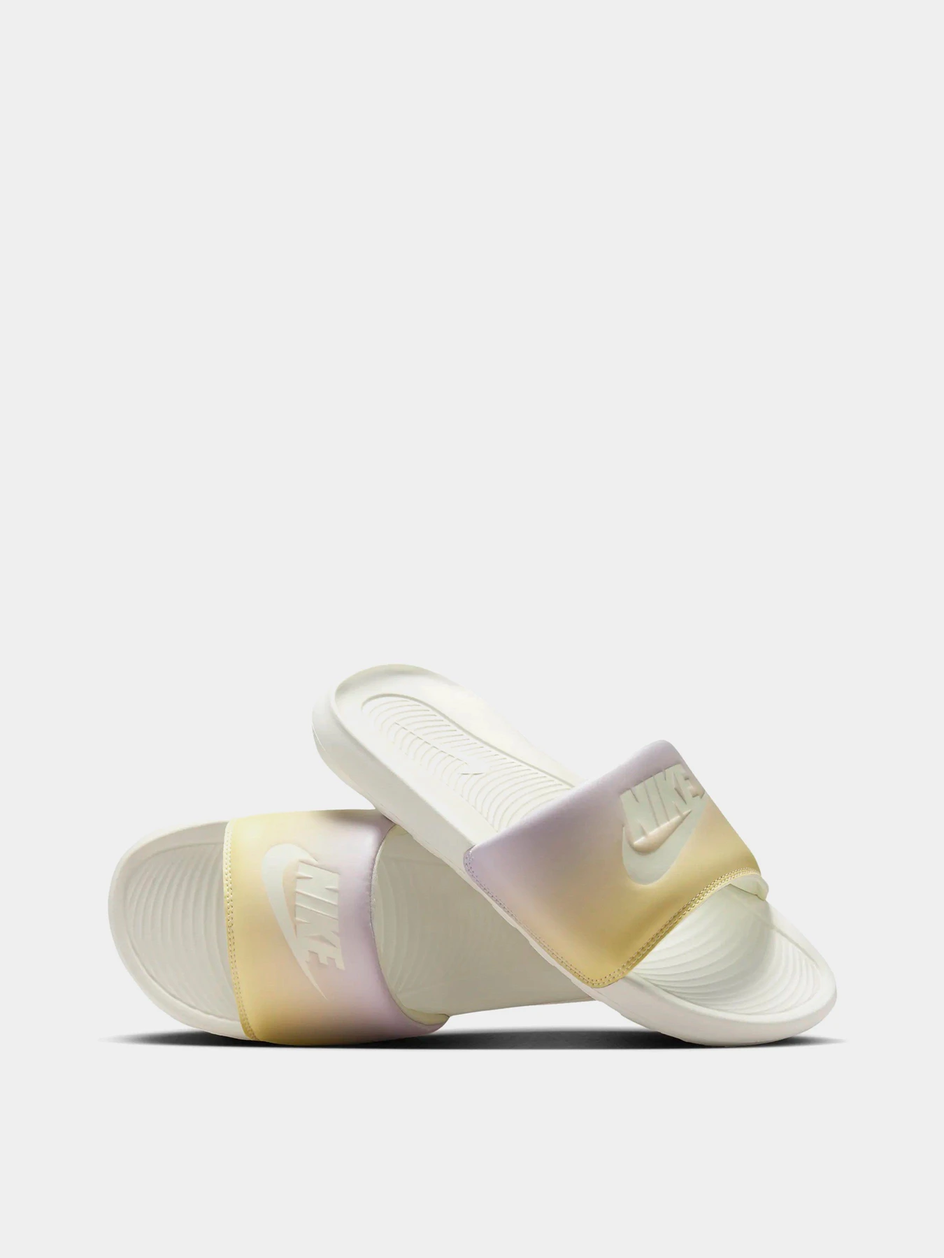 Шльопанці NIKE VICTORI ONE модель CN9676-107 Шльопанці NIKE VICTORI ONE модель CN9676-107 Фото