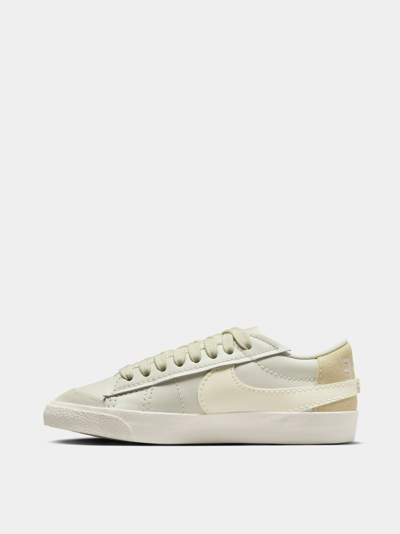 Кеды NIKE BLAZER LOW '77 JUMBO модель DQ1470-004 Кеды NIKE BLAZER LOW '77 JUMBO модель DQ1470-004 Фото