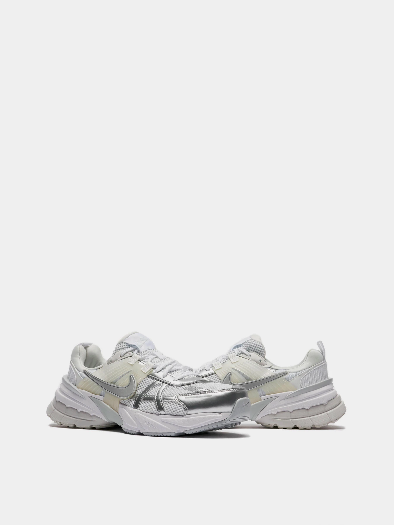 Кросівки NIKE V2K RUN модель FD0736-104 Фото