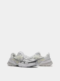 Кросівки NIKE V2K RUN модель FD0736-104 Фото