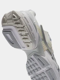 Кросівки NIKE V2K RUN модель FD0736-104 Фото