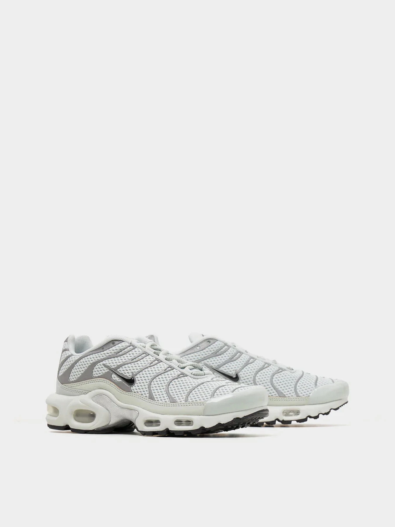 Кроссовки NIKE AIR MAX PLUS модель FV8480-002 Кроссовки NIKE AIR MAX PLUS модель FV8480-002 Фото