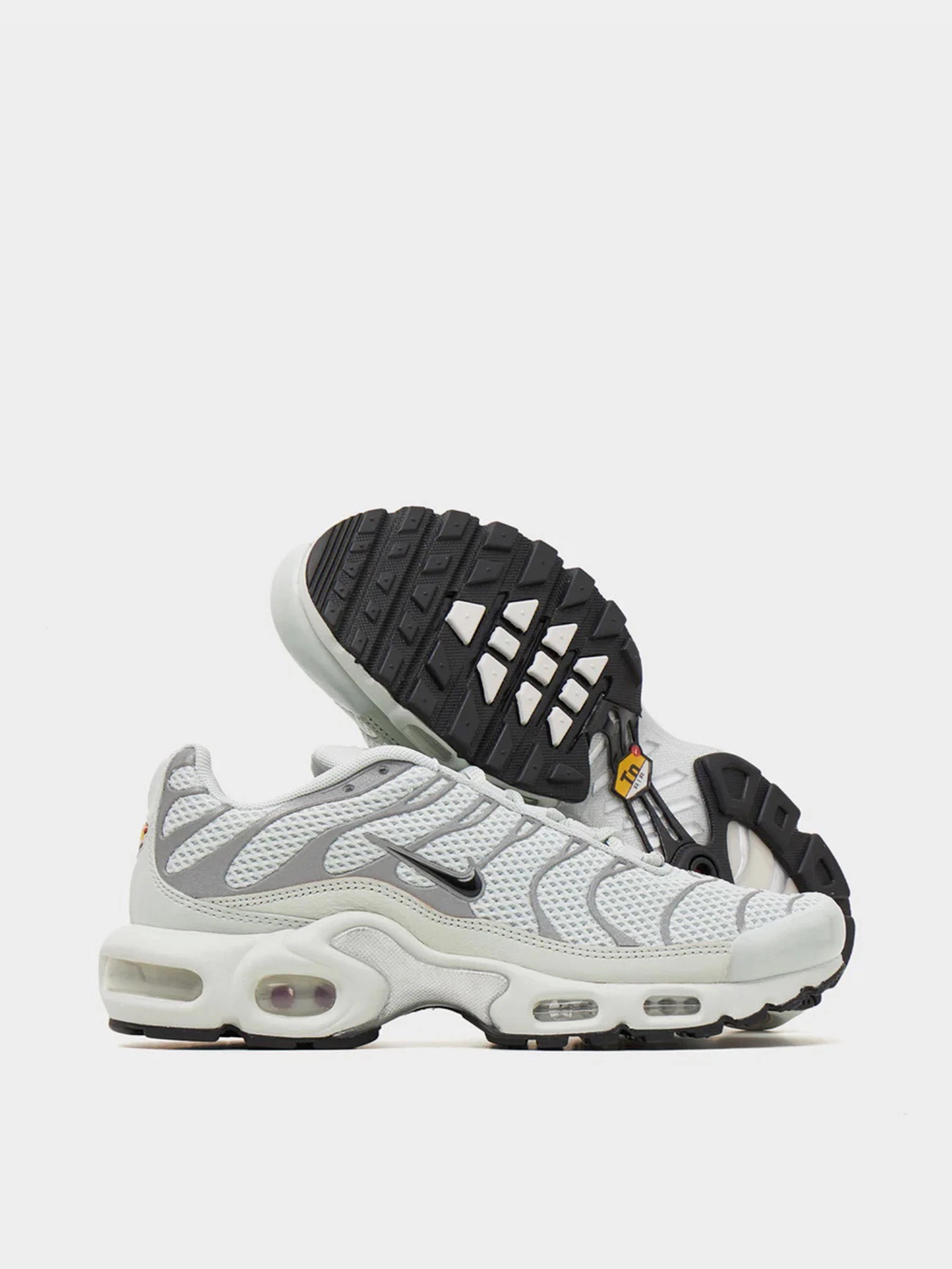 Кроссовки NIKE AIR MAX PLUS модель FV8480-002 Кроссовки NIKE AIR MAX PLUS модель FV8480-002 Фото