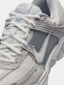 Кросівки NIKE ZOOM VOMERO 5 модель HQ0458-001 Фото