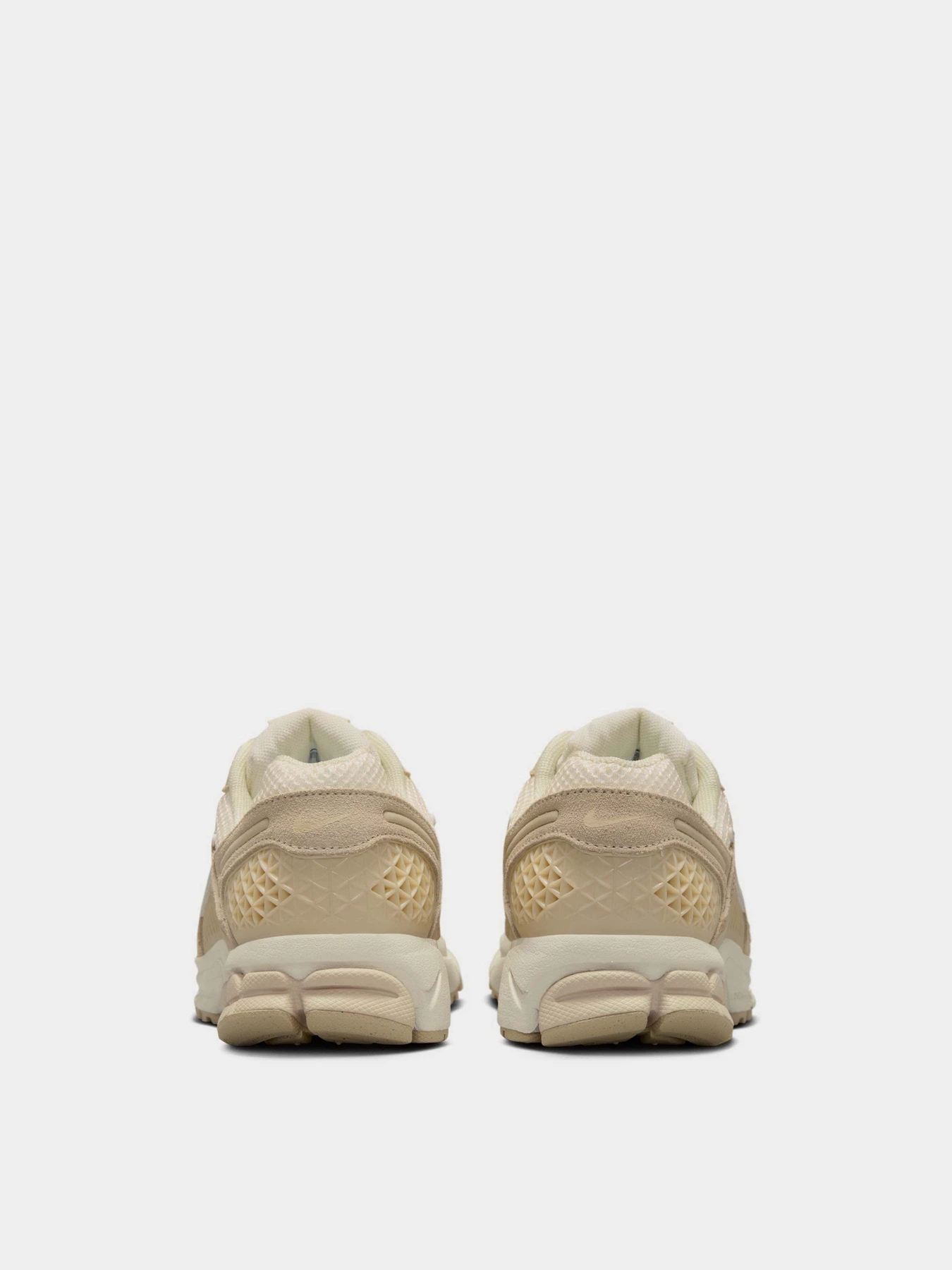 Кросівки NIKE ZOOM VOMERO 5 модель HQ0458-200 Кросівки NIKE ZOOM VOMERO 5 модель HQ0458-200 Фото