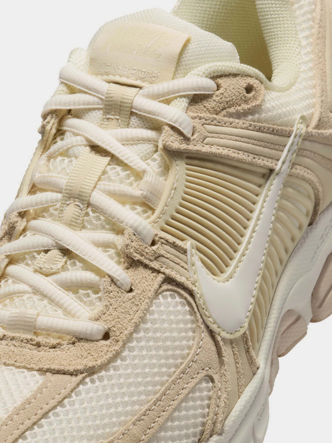 Кросівки NIKE ZOOM VOMERO 5 модель HQ0458-200 Кросівки NIKE ZOOM VOMERO 5 модель HQ0458-200 Фото