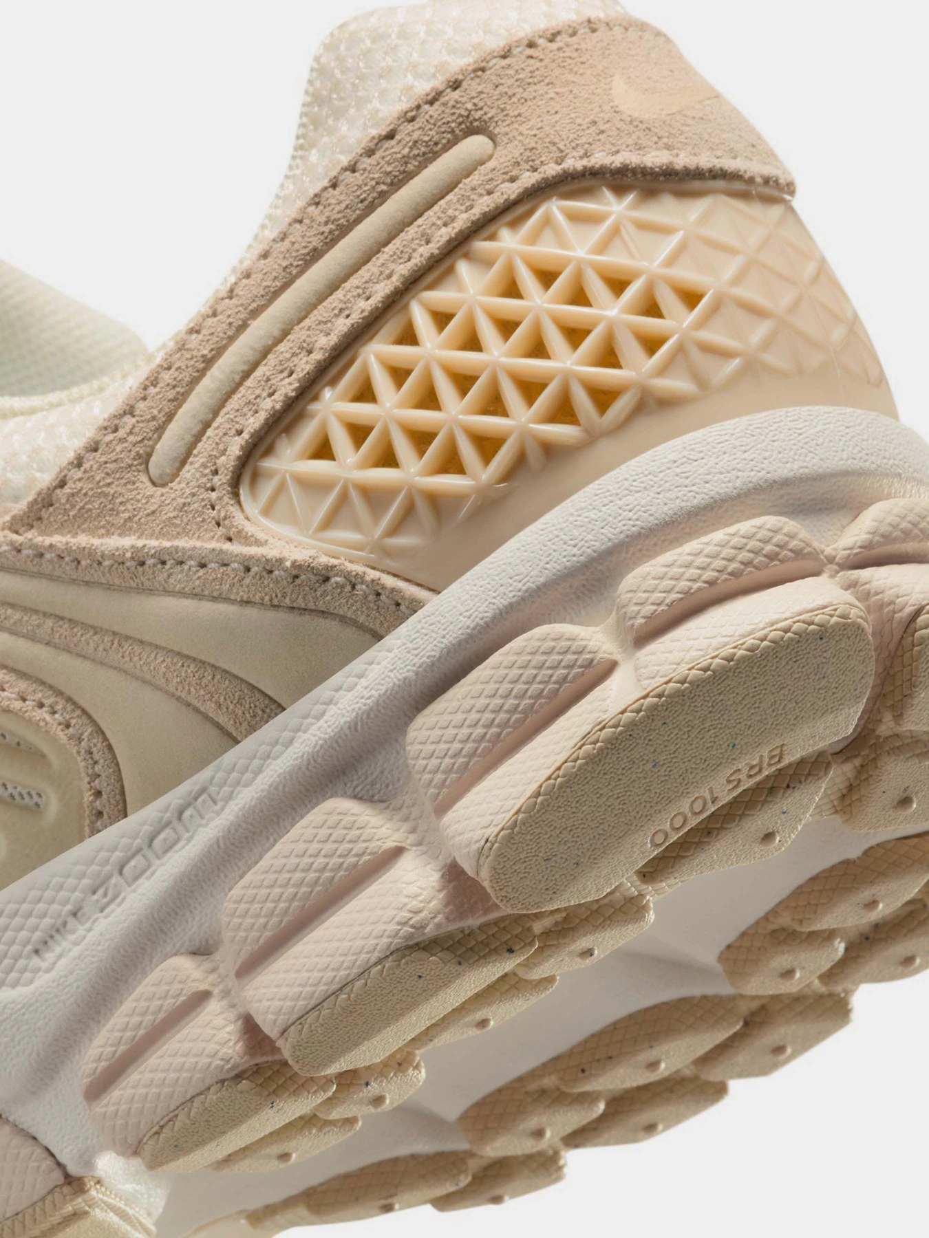 Кросівки NIKE ZOOM VOMERO 5 модель HQ0458-200 Кросівки NIKE ZOOM VOMERO 5 модель HQ0458-200 Фото