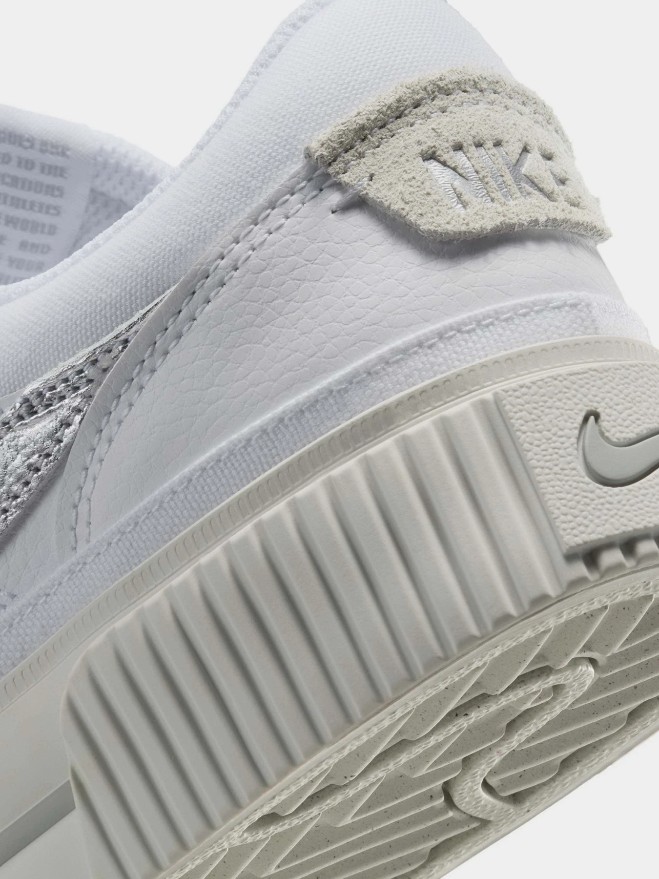 Кеди NIKE COURT LEGACY LIFT модель HQ2307-100 Кеди NIKE COURT LEGACY LIFT модель HQ2307-100 Фото