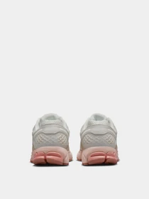 Кросівки NIKE ZOOM VOMERO 5 модель FJ2028-002 Фото