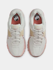 Кросівки NIKE ZOOM VOMERO 5 модель FJ2028-002 Фото