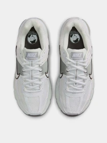 Кросівки NIKE ZOOM VOMERO 5 модель FJ2028-103 Фото