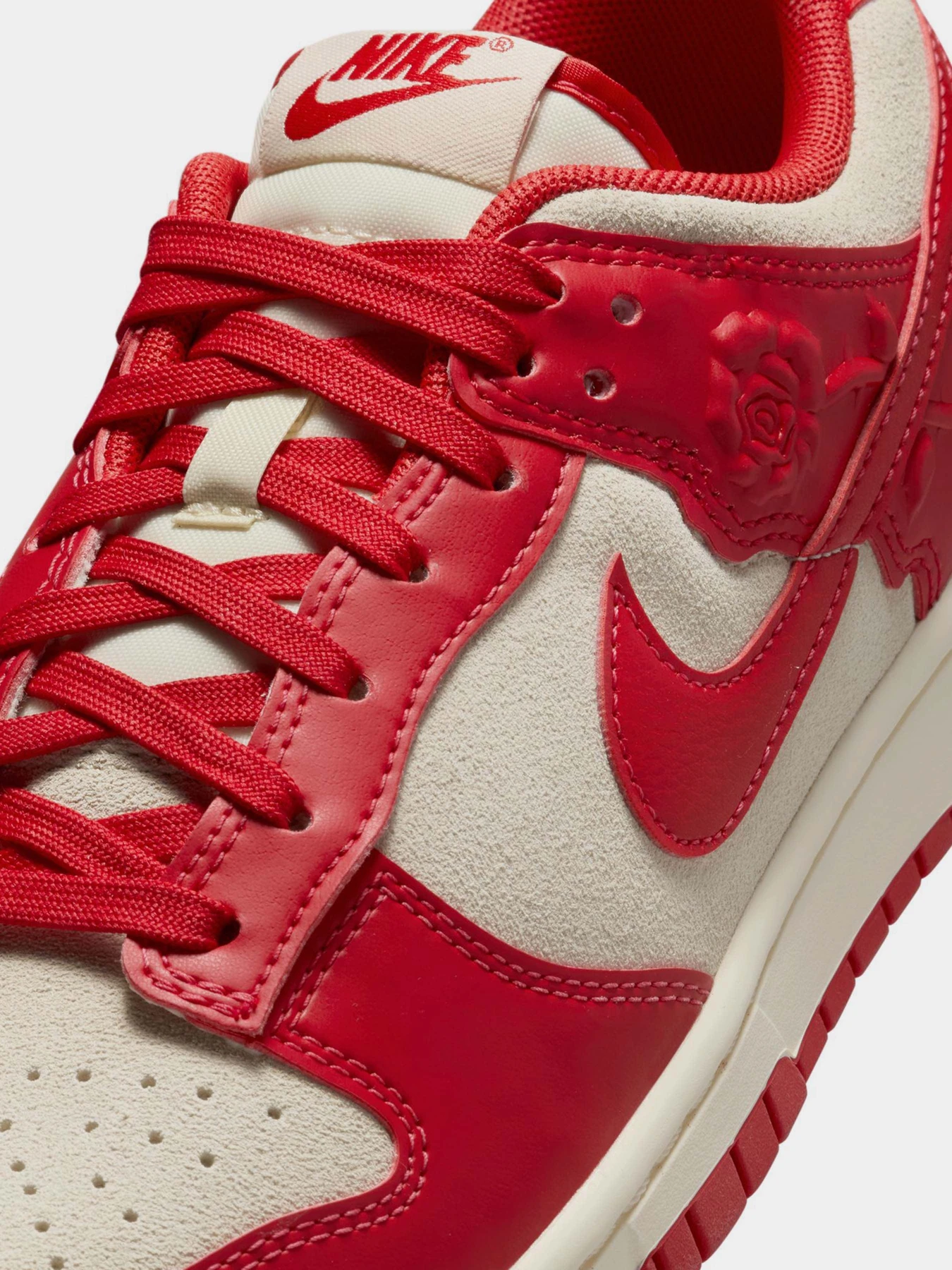 Кеды NIKE DUNK LOW модель HF1986-100 Кеды NIKE DUNK LOW модель HF1986-100 Фото
