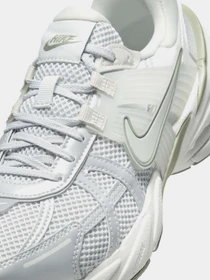 Кросівки NIKE V2K RUN модель FD0736-006 Фото