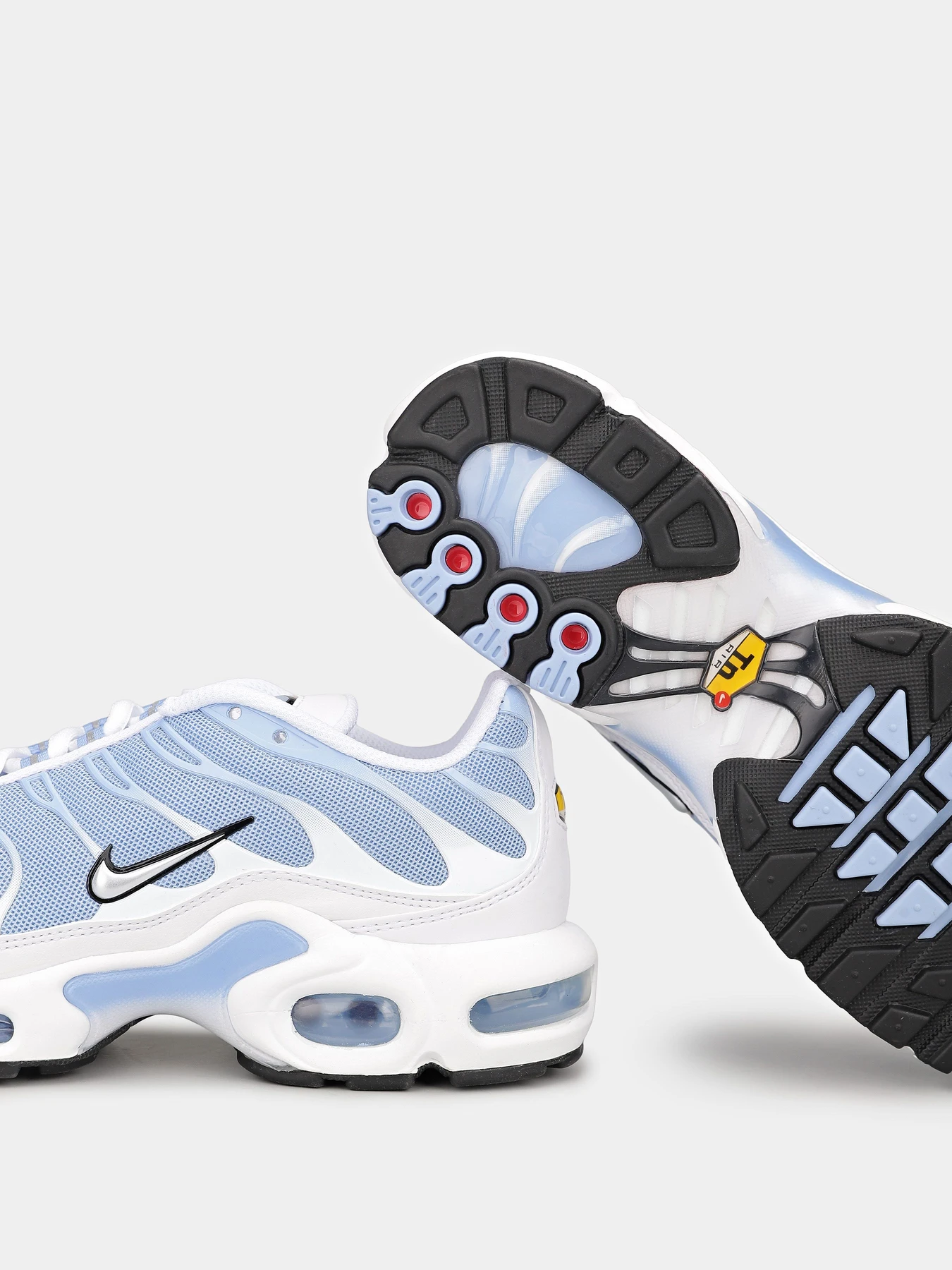 Кросівки NIKE AIR MAX PLUS WHITE ALUMINUM модель DZ3671-105 Фото