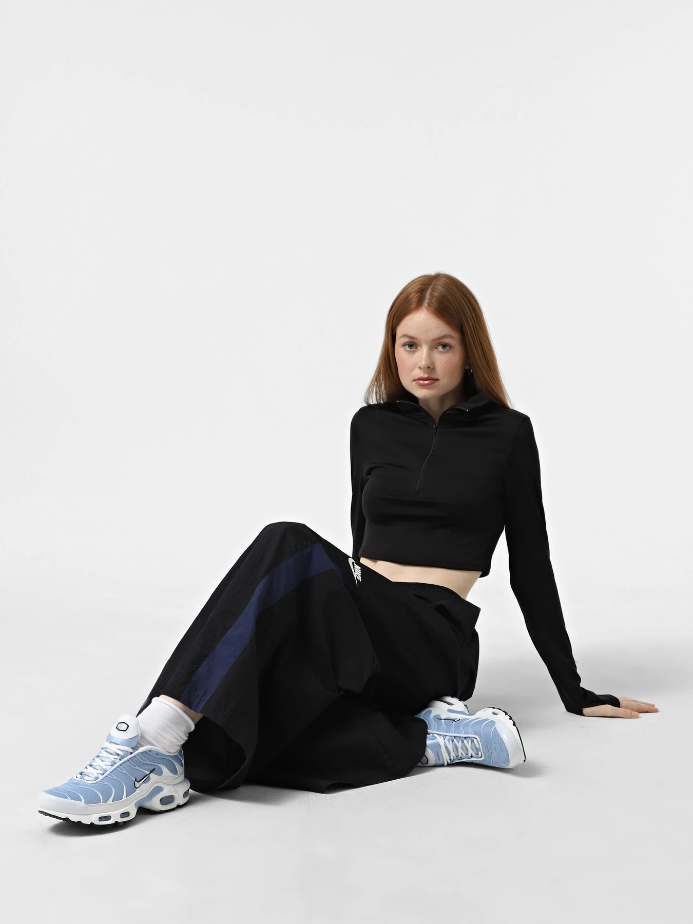 Кросівки NIKE AIR MAX PLUS WHITE ALUMINUM модель DZ3671-105 Фото