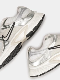Кроссовки NIKE V5 RNR модель HQ7901-104 Фото