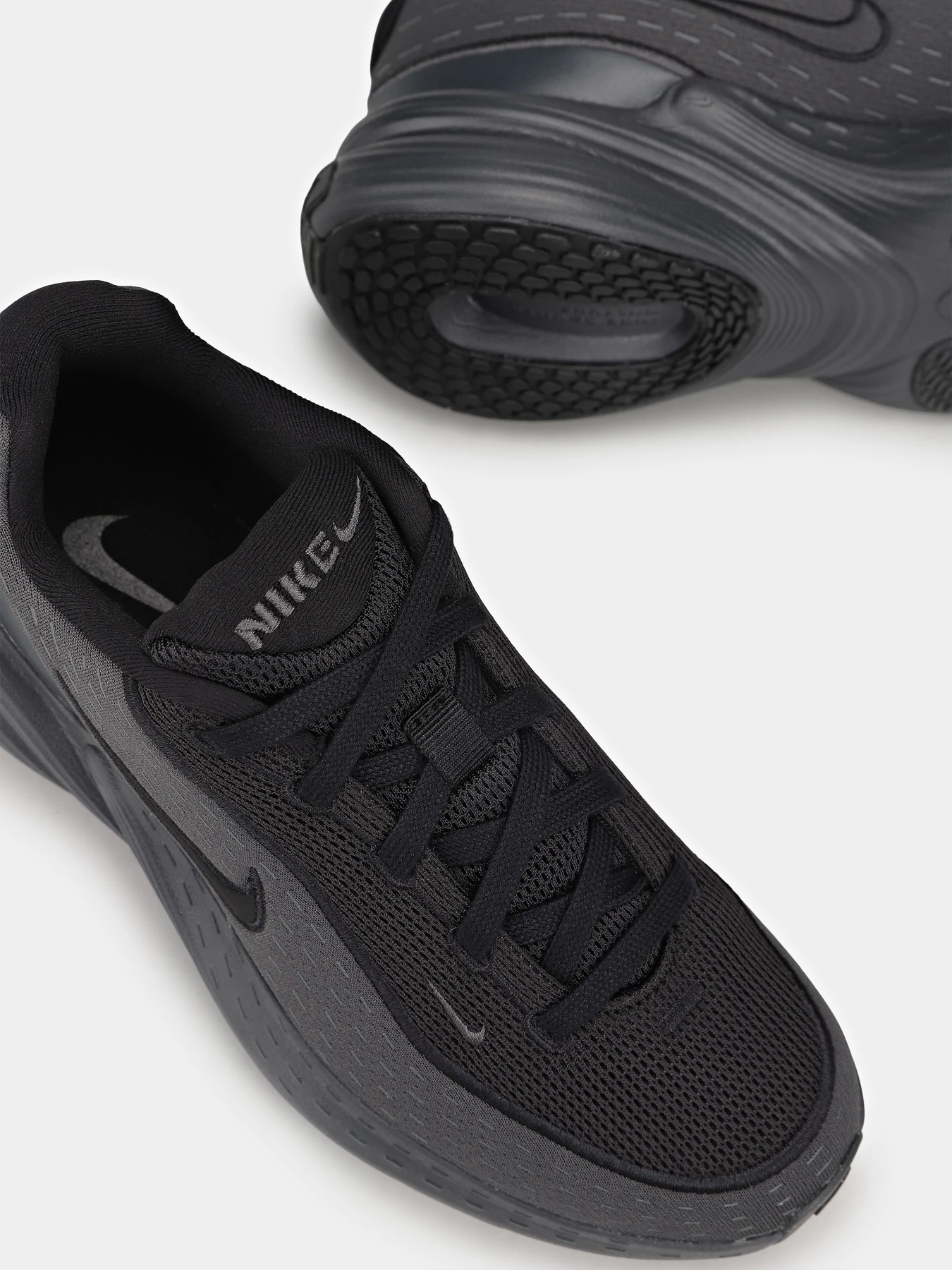 Кроссовки NIKE UPLIFT SC модель IB2766-001 Фото