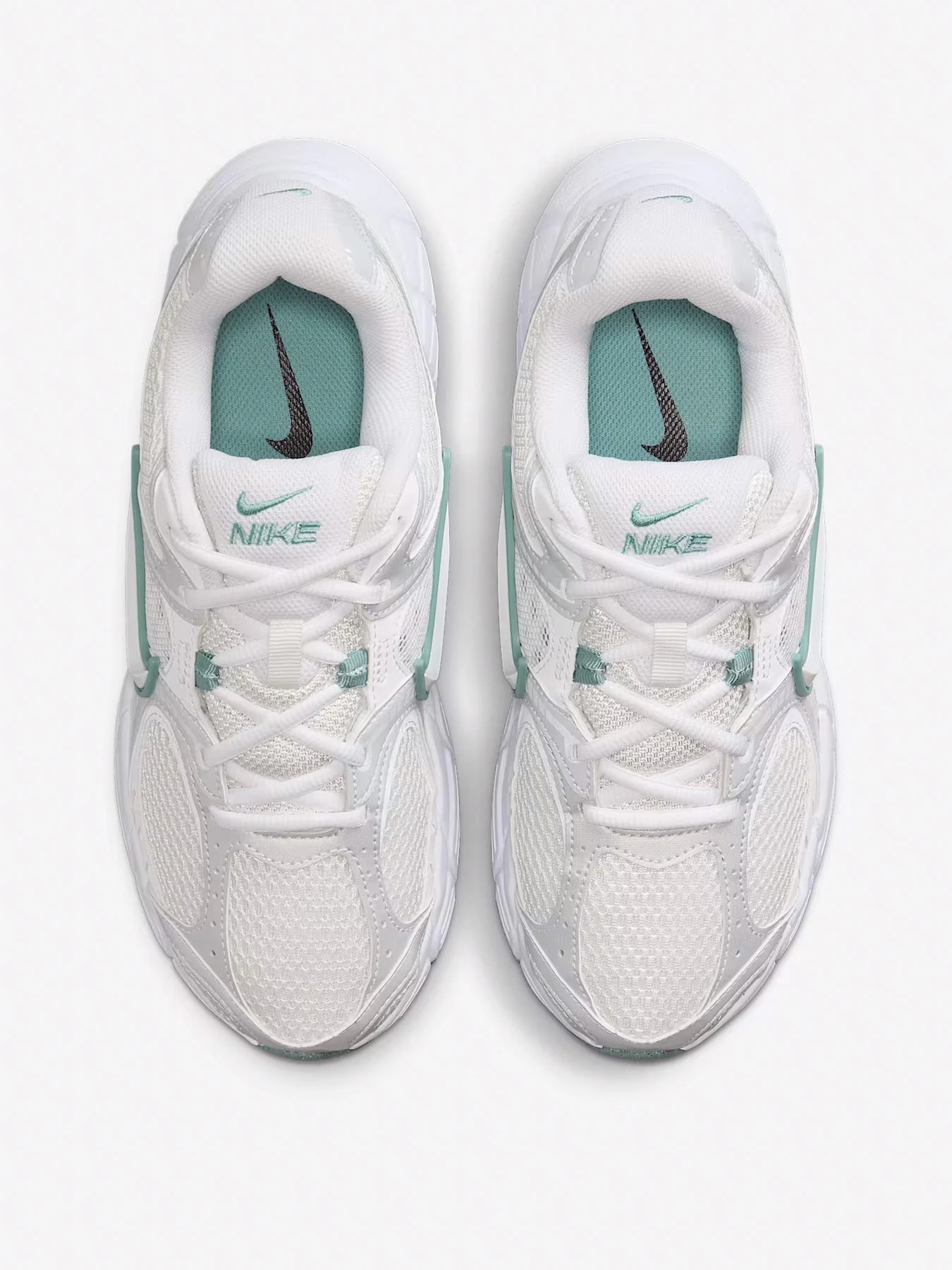 Кросівки NIKE V5 RNR модель HQ7901-106 Фото