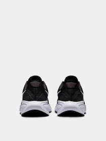 Кросівки NIKE REVOLUTION 8 модель HJ8485-001 Фото