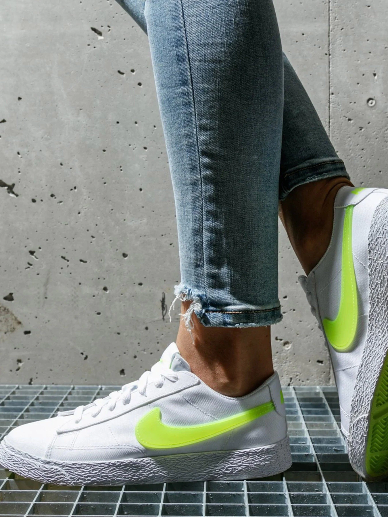 Кеди NIKE Blazer Low Pop модель AQ5604-101 Кеди NIKE Blazer Low Pop модель AQ5604-101 Фото