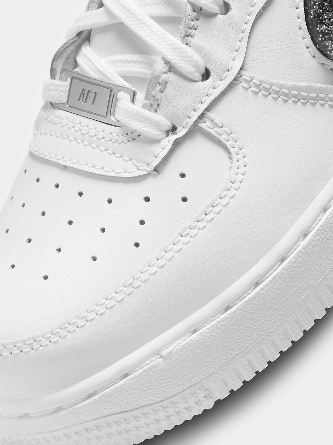 Кроссовки NIKE Air Force 1 LV8 модель DC9651-100 Фото