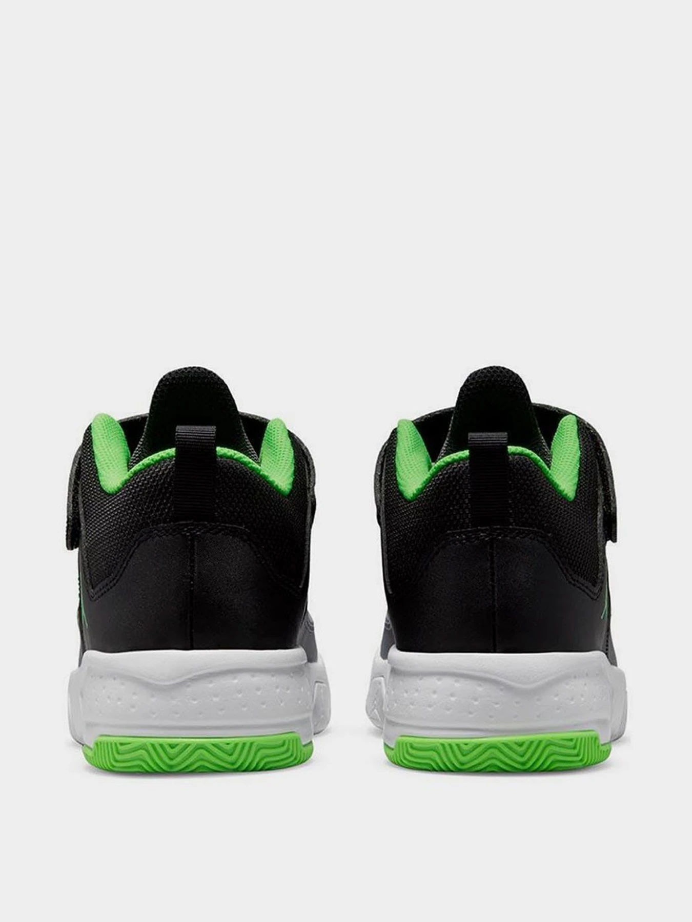 Кроссовки NIKE Jordan Max Aura 3 модель DA8022-003 Фото