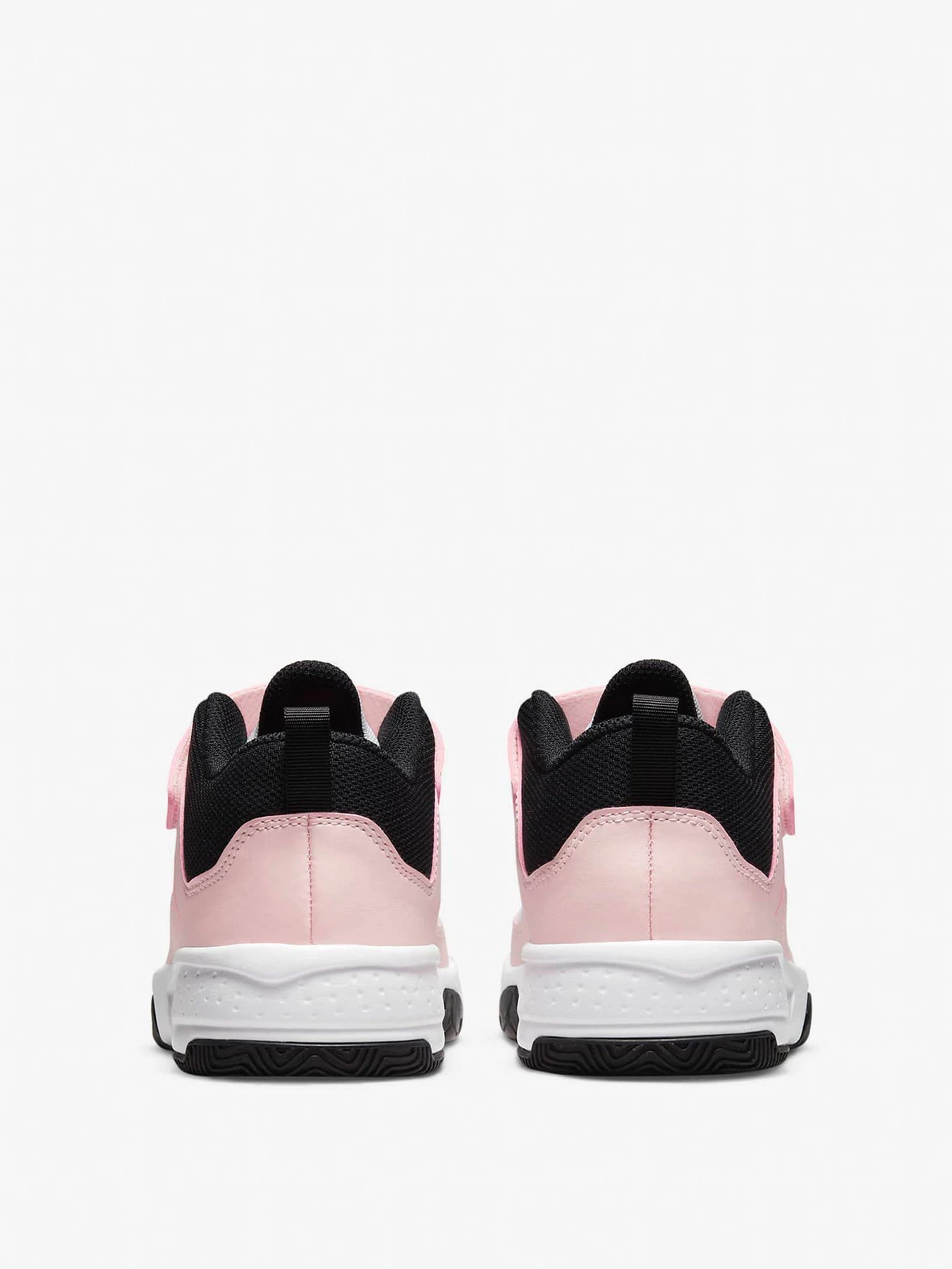 Кроссовки NIKE Jordan Max Aura 3 модель DA8022-102 Кроссовки NIKE Jordan Max Aura 3 модель DA8022-102 Фото