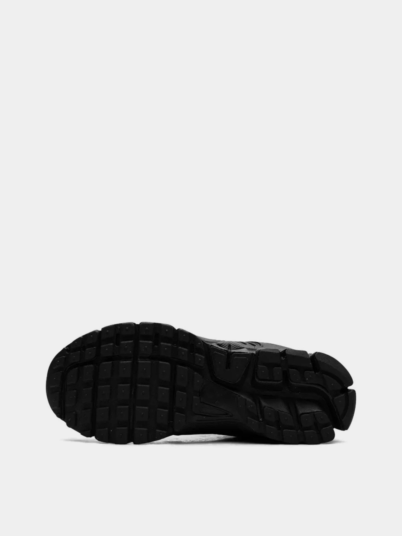 Кросівки NIKE VOMERO 5 модель HF6998-001 Фото