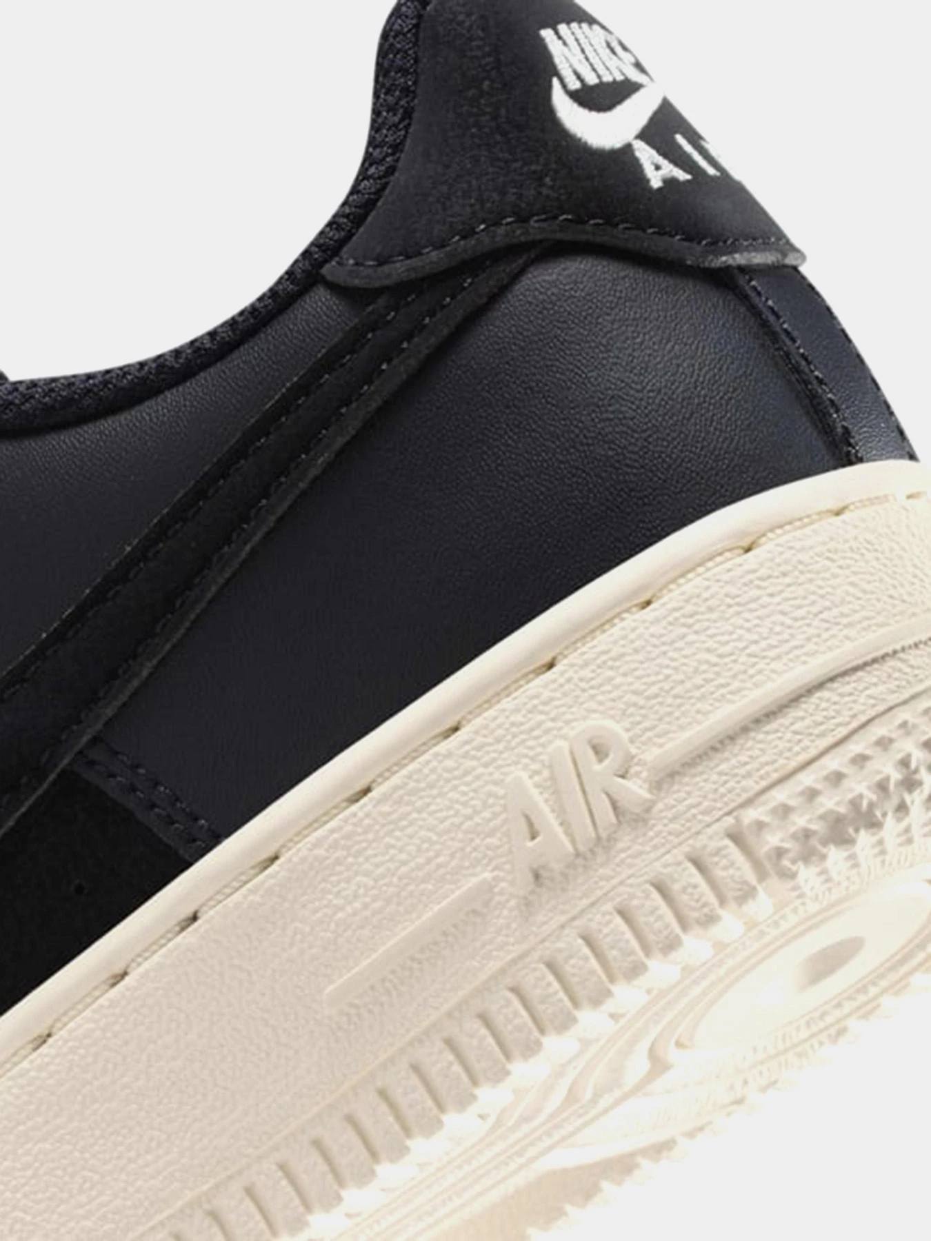 Кеды NIKE AIR FORCE 1 LV8 1 модель HQ1907-001 Фото