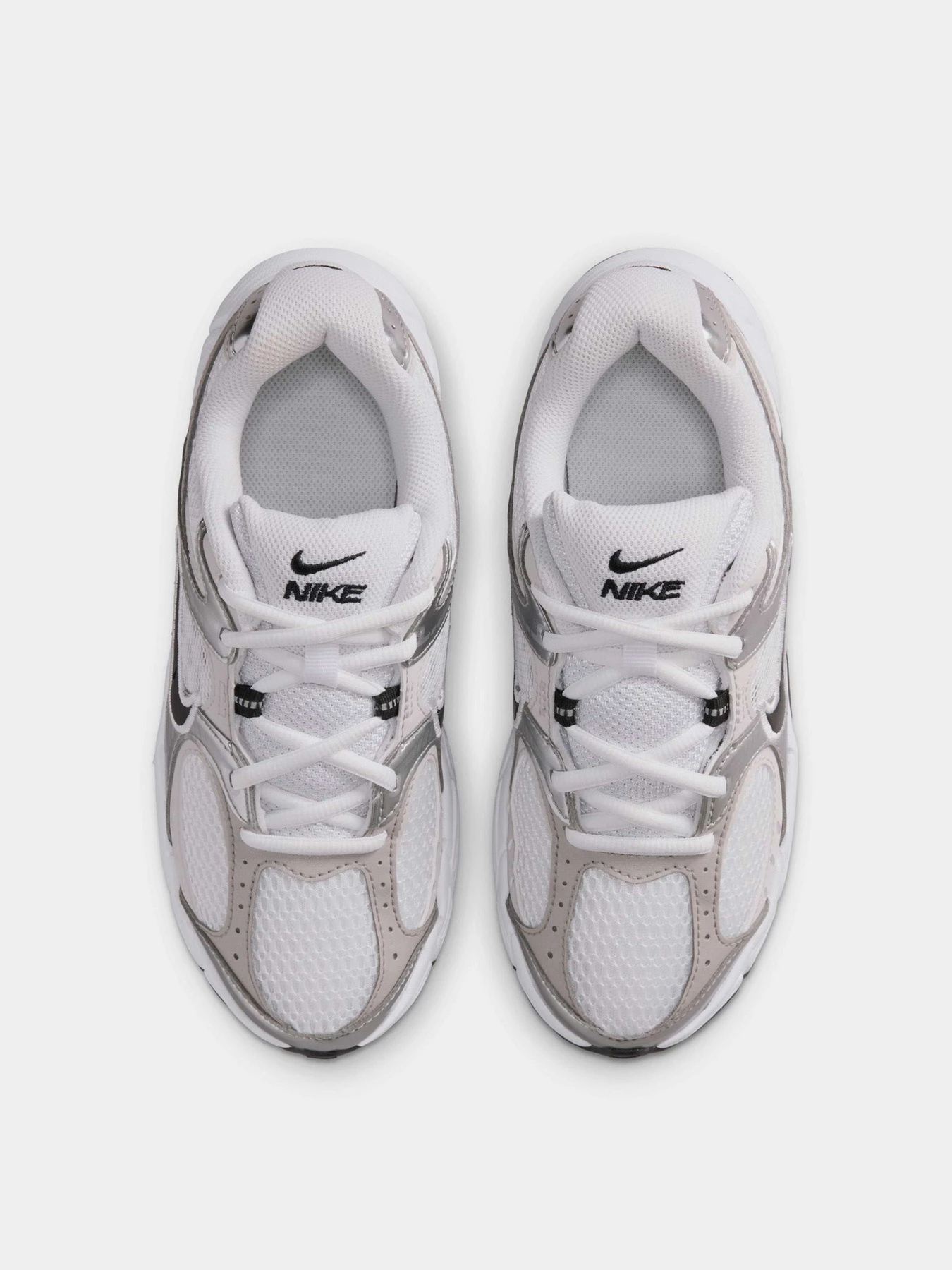 Кросівки NIKE V5 RNR модель HQ6411-100 Кросівки NIKE V5 RNR модель HQ6411-100 Фото