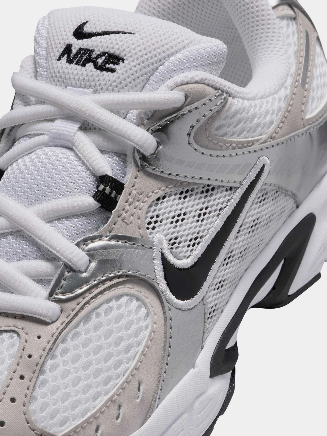 Кросівки NIKE V5 RNR модель HQ6411-100 Кросівки NIKE V5 RNR модель HQ6411-100 Фото