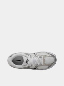 Кросівки NIKE V5 RNR модель HQ6411-100 Фото