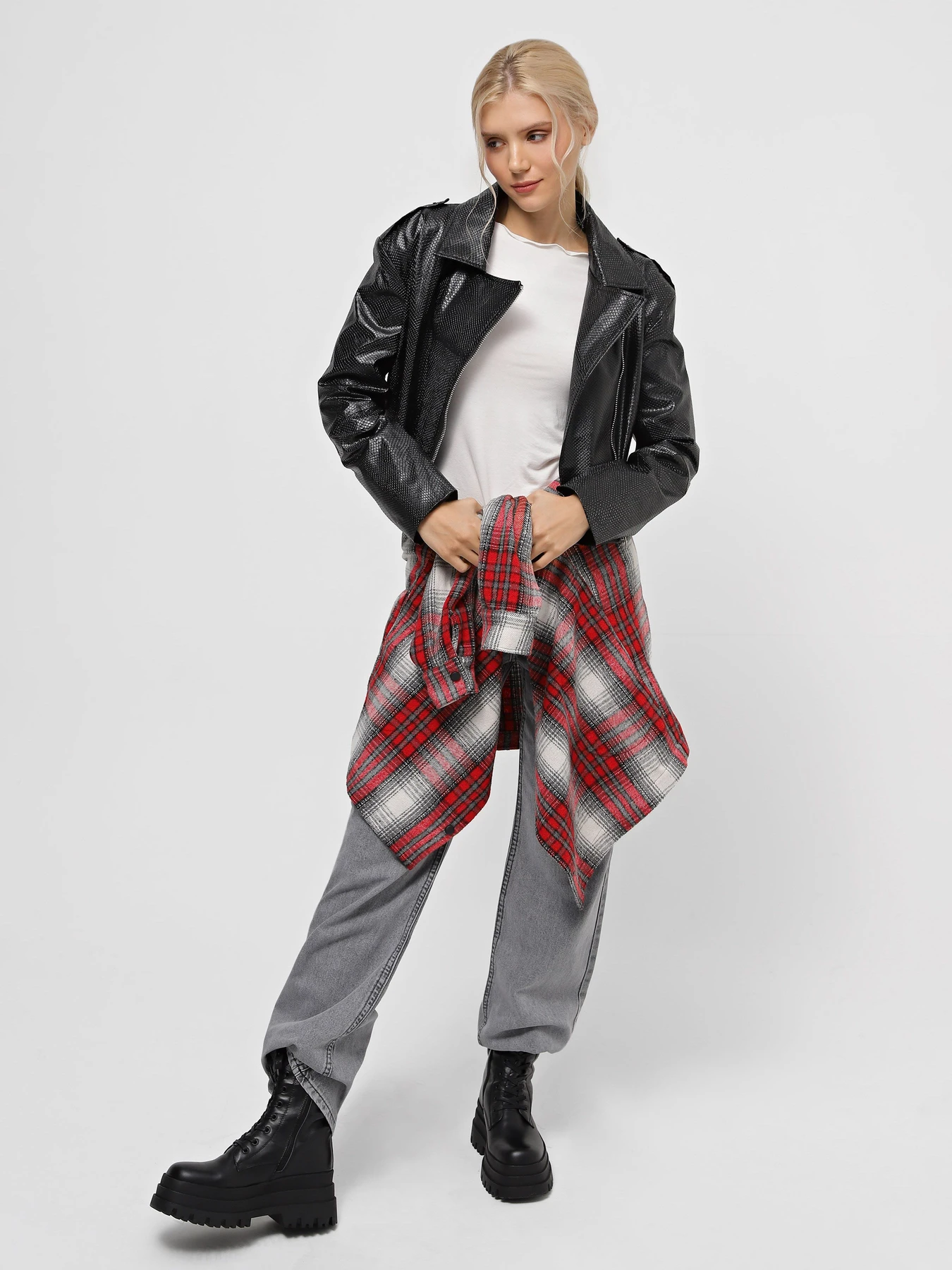 Куртки и дубленки CHER '17 INTERTOP модель 02643FW24 Фото