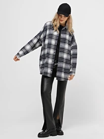 Куртки и дубленки CHER '17 INTERTOP модель 02696FW24-01 Фото