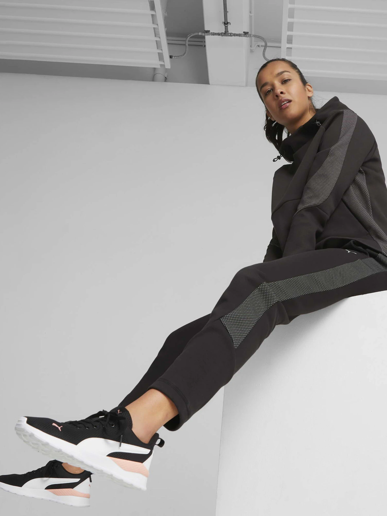 Кросівки PUMA ANZARUN LITE модель 37112851 Кросівки PUMA ANZARUN LITE модель 37112851 Фото