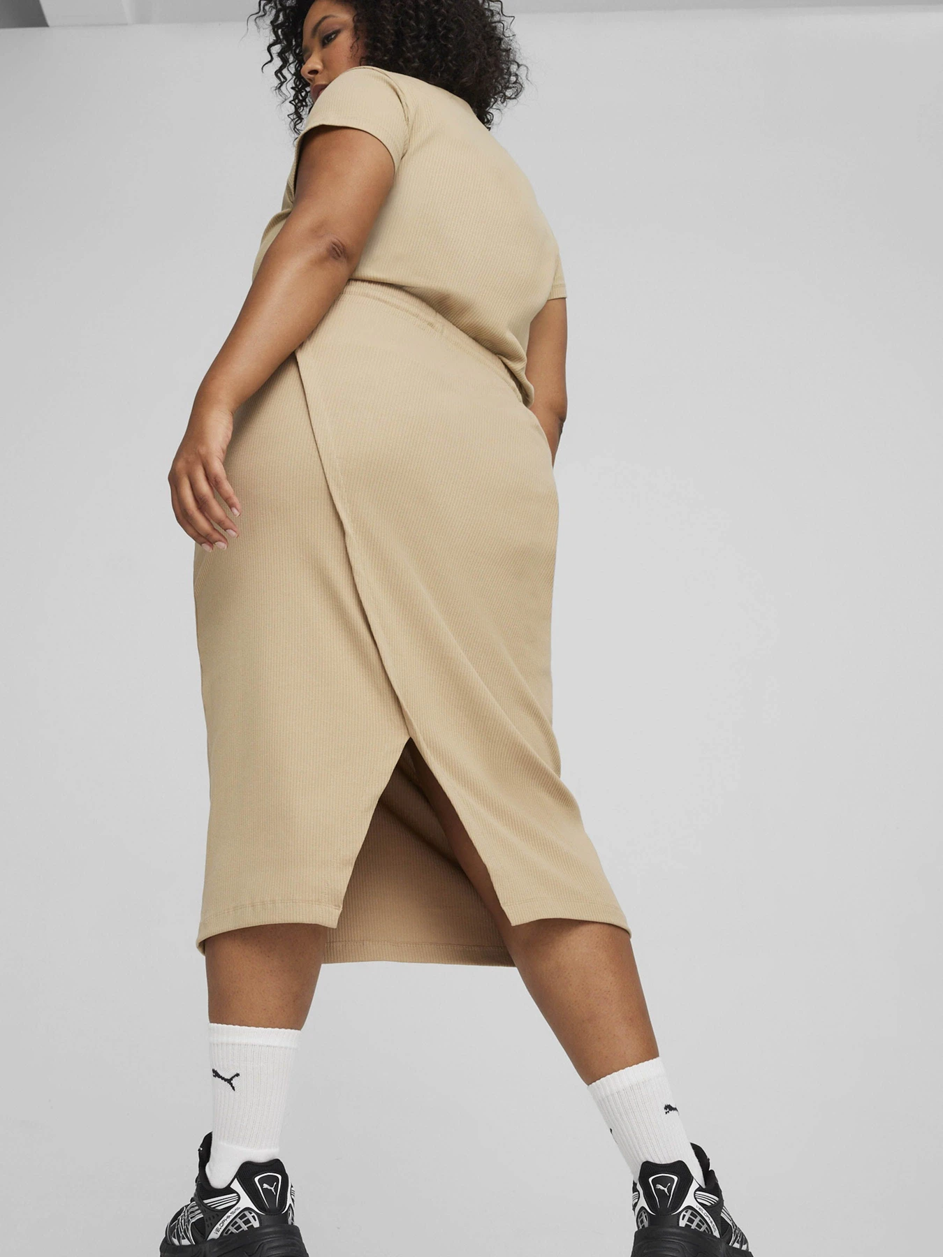 Спідниці PUMA CLASSICS RIBBED MIDI модель 62426583 Спідниці PUMA CLASSICS RIBBED MIDI модель 62426583 Фото