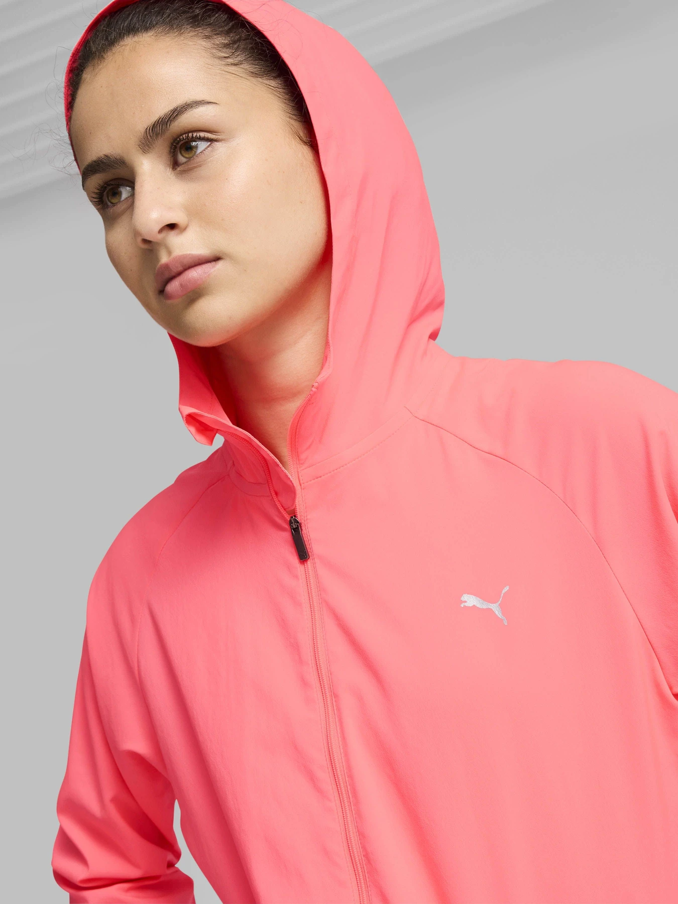 Куртки та дублянки PUMA RUN FAV HOOD WOVEN модель 52317299 Куртки та дублянки PUMA RUN FAV HOOD WOVEN модель 52317299 Фото