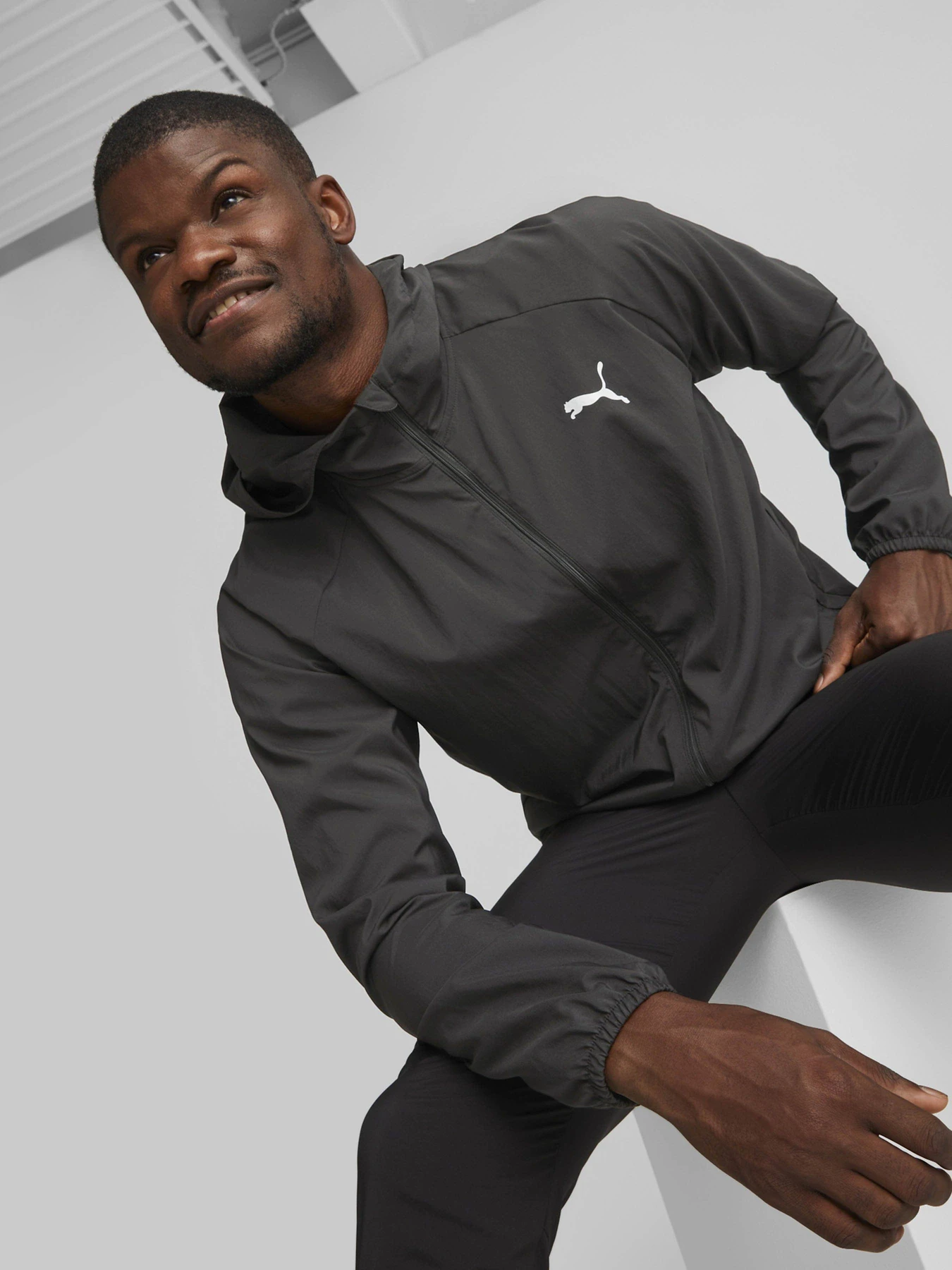 Куртки и дубленки PUMA RUN FAVOURITE модель 52315401 Куртки и дубленки PUMA RUN FAVOURITE модель 52315401 Фото