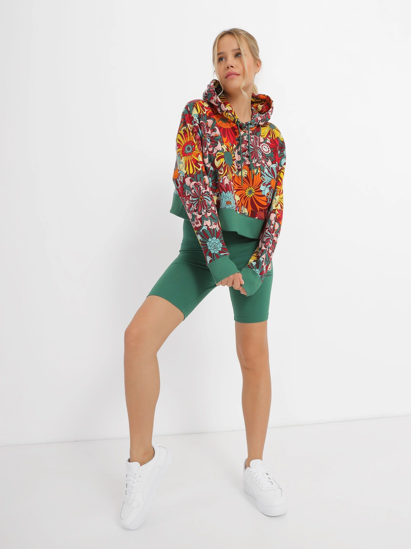 Худи и свитшоты PUMA x LIBERTY Printed Hoodie модель 53983037 Фото