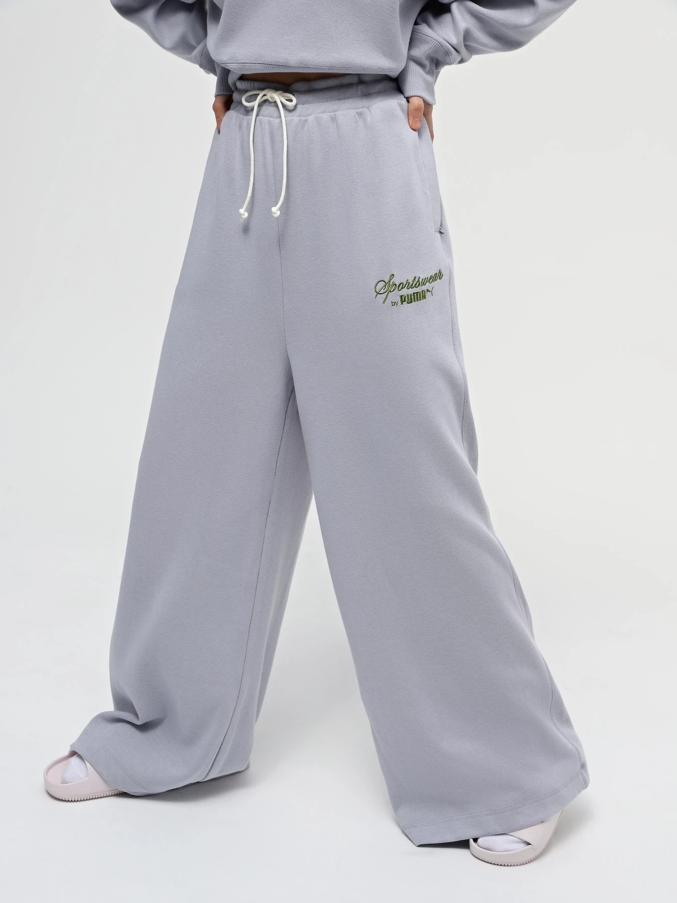 Брюки PUMA CLASSICS+ RELAXED модель 62427463 Брюки PUMA CLASSICS+ RELAXED модель 62427463 Фото